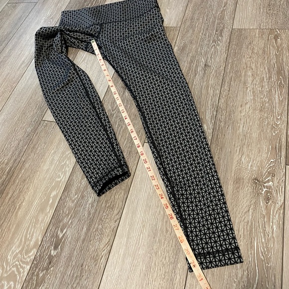 LULULEMON FULL LENGTH YOGA PANTS🌙 - Picture 4 of 14